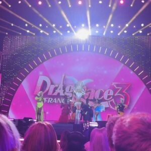 Daphné Bürki Instagram - Coulisses finale @dragrace_france saison 3 
Merci 💜