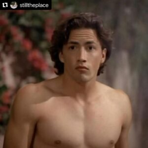 Daphne Zuniga Instagram - 💙🚨‼️Thought I’d drop some Billy aka @andreweshue and Melrose visuals… follow our podcast IG @stilltheplace!! And listen to @lauraleightonforreal #CourtneyThorneSmith and yours truly @daphnezuniga host our new SUPER FUN @iheartradio pod Still The Place! 
#Repost @stilltheplace LINK IN BIO.
#melroseplace #podcast #stilltheplace #andrewshue #90s
・・・
Could Andrew Shue Have BEEN any more adorable as Billy back in his “Melrose Place” days? We think not! The actor chats with our hosts this week about what it was like filming the show, the shirtless scenes and so much more! What was your favorite Billy scene?
 
🔗 Link in bio – listen now!