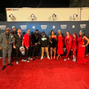 Daria Berenato Instagram - It airs TONIGHT! Definitely a bucket list type experience being on @familyfeudabc 🙏 Tune in tonight 8/7c on @abc to watch us kick some a** !