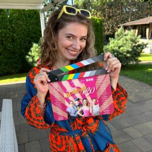 Daria Petrozhytska Instagram - А от і новина!
Сьогодні ми почали зйомки другого сезону
 «Встигнути до 30»  ууууііііууу
Тож чекайте на @tet_tv 🩷
@iqproduction