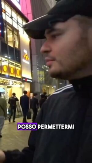 Dario Moccia Instagram - Un momento passato troppo in sordina di una delle ultime live IRL a Tokyo (feat Free Wi-Fi) @federicobandoni @sivola.it