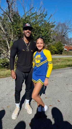 Darnell Ferguson Instagram - Lola doesn’t care 2 sec about anything I do or have going on in life lol But I care about everything she does and will do!! My 1st girl is growing up! And we don’t play about our daughters now do we 😉!! #growingupfast #mylove #daddyslittlegirl❤️