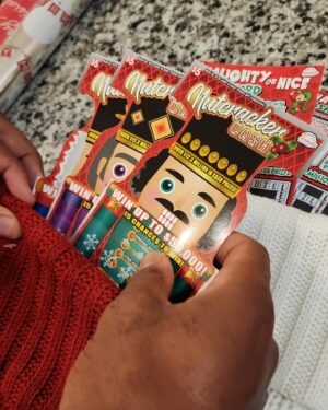 Darnell Ferguson Instagram - It’s that time of year when SuperChef is making his list and checking it twice! When it comes to the holidays, nothing beats enjoying good food with family and @kylottery Holiday Scratch-offs for those who have been nice! #kylottery #ad