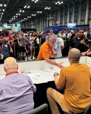 Darryl Strawberry Instagram - Being @fanaticsfest was an absolute delight! Great job @michaelrubin @fanatics @topps @meadchaskysports @jstraw05 @boyfromnewyorkcity @jim.simpson1