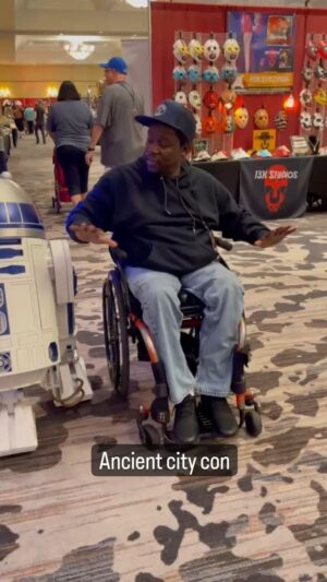 Daryl Mitchell Instagram - Come on out to ancientcitycon #galaxyquest we're in the building.