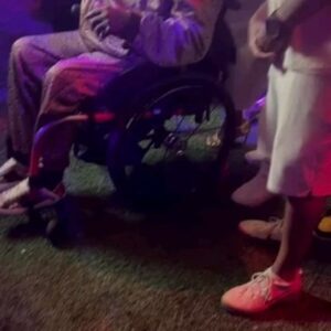 Daryl Mitchell Instagram - They gave me a mini love roast 🤣🤣🤣🤣 I love my boy @therealearthquake @damonwilliamscomedy @therealchrisspencer #shiftinggearstimallen #houseparty #handicapable #comedy #miraclethearte #uptowncomedycorner #gucci #kidnplay #groovebchill #pittstoppodcast
