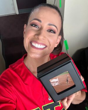 Dasha Kuret Gonzalez Instagram - Such a fun surprise and amazing gift!!! Thank you so much @jadecargill @datdudebp and @thetexassmoke for all of your love and friendship. 😇🙏🏽🤗💃🏽❤️💚🖤🥎 💨 It’s been such an incredible blessing to be able to share my talents with y’all’s amazing talents and be a part of such an amazing team!!! Let’s make it 2x Champs this year!!! 💪🏽😎🤘🏽