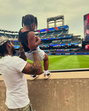 Dave East Instagram - Me & Kobi In Queens Wit It 😍 Shouts To The @mets Hospitality A1 💪🏾