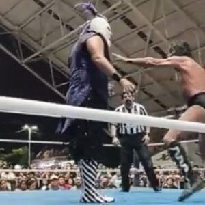 Dave The Clown Instagram - Tenía meses que quería hacer esta publicación no había podido , en fin es para mí un HONOR compartir ring en contra o de pareja del señor @negrocasas10 nunca me lo hubiera imaginado de verdad la lucha libre y la vida ha sido muy buena conmigo , hoy puedo decir que ya enfrenté a Canek , villanos , tinieblas , brazos , rayo de Jalisco , BLUE Demon a todas las leyendas del Pancracio mexicano , estar arriba de un ring con cada uno de ellos hace que esto vuelva a tener sentido , gracias señor NEGRO CASAS por darlo todo arriba del ring y siempre tener palabras amables para mi persona . Que dios me lo cuide mucho tiempo y podamos seguir trabajando . Pd , perdonen a Shocker en la foto jaja ya sabes cómo es …