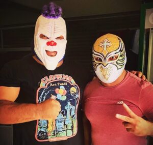 Dave The Clown Instagram - Tengo poco amigos en este medio , sin duda tú eres uno de ellos a los que puedo llamar amigo carnal y hermano , mi admiración para ti lo sabes , gracias por confiar en mí gracias por ser ejemplo y gracias por tu amistad!!! FELICIDADES por esos 20 años siendo la mera vena @caristico_official