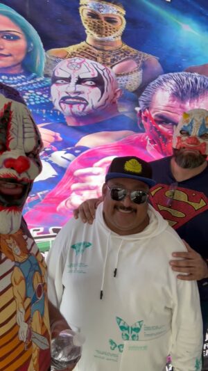 Dave The Clown Instagram - Aquí con mi compa y creador de Jorge poño , el buen @pakitoquetzalcoatl gusto coincidir contigo mi hermano #tecargóelpayaso