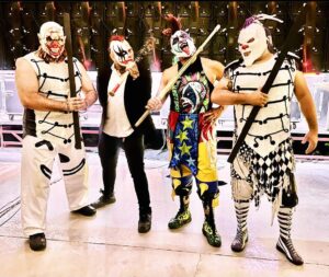 Dave The Clown Instagram - Llevo unos amigos por cualquier cosa 😋 #tecargóelpayaso