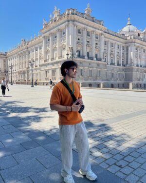 David Archuleta Instagram - When I was Naranja 🍊 en Madrid

Took the guided tour with mi hermana @amber.cosette take me back