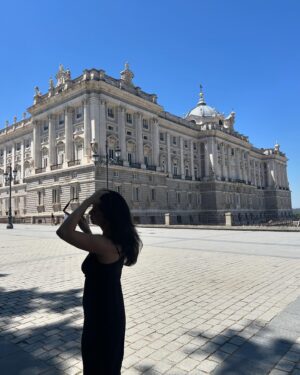 David Archuleta Instagram - When I was Naranja 🍊 en Madrid

Took the guided tour with mi hermana @amber.cosette take me back