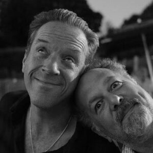 David Costabile Instagram - The great dp @giorgioscalidp took this photo as we ended season five in 636 short days. Gonna be worth the wait. You can see Uncle Wagsy’s sidekick here loving being so close to me. #wags #wagsismyspiritanimal