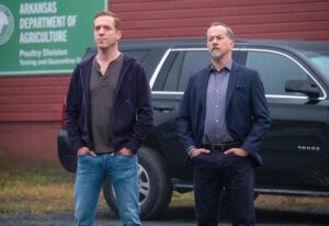 David Costabile Instagram - If it’s episode 3 of the 4th season of @sho_billions you’re damn right we are hooking our thumbs OVER our pockets!! #chicken town #wags #teamwags #wagsismyspiritanimal #hookemthumbs
