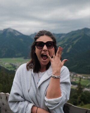 David Friedrich Instagram - She said YES 🫡❤️
Das Leben ist kurz. Wir denken es uns nur lang. 
Wir wissen nie, wie lange wir uns noch haben, deswegen ist es wichtig, ich liebe dich zu sagen. 
Wir hatten wunderschöne 2 Wochen. Viel liebe, die besten Freunde und alles frei von Sorgen ❤️