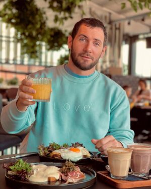 David Mora Instagram - Breakfast lover ❤️
¿Soy el único que se acuesta pensando en el desayuno? 🙊

@hotelrum_budapest 
@solidbudapest 

#desayunoconvistas #breakfastwithaview #budapest #desayuno #breakfast