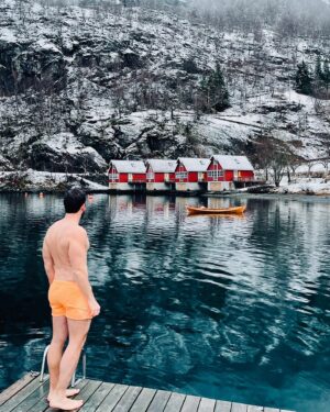 David Mora Instagram - ¿Quién dijo frío? 🧊

#Noruega #flåm #fiordos #norway #cold