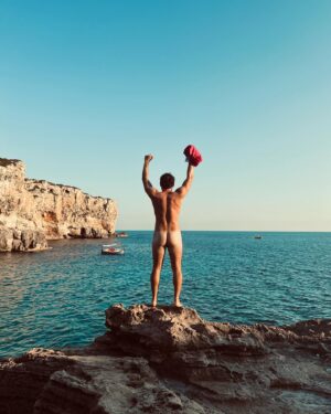 David Mora Instagram - FOLLOW THE LINE 🌊 

#summer #verano #menorca #septiembre