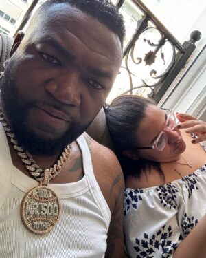 David Ortiz Instagram - Being a dad it’s all about one thing, worry about what matter the most…. Your kids❤️ happy Father’s Day to all my dawg out there @dangeloortiz34 @leealeegc @malena2323.jo @davidortizjr19 @official_v3da ❤️❤️🫶🏽🫶🏽