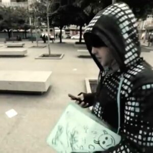 David Perdomo Instagram - Gente joven, leña verde.😂🤷🏽‍♂️(2013)
Tened buen día.
Salud🙏🏽🖤
#hoyporteenmañanapormilf #millennial #centennial #pajitas #acariciarlasardina #pelareljunco #limpiarlaescopetiña