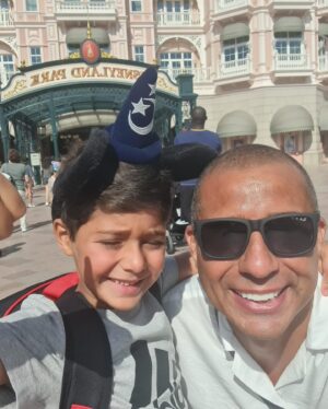 David Trezeguet Instagram - Magical days in a magical place!

#family #disneylandparis