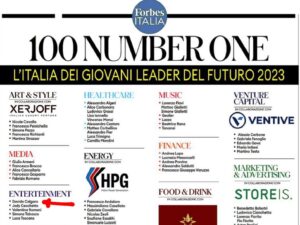 Davide Calgaro Instagram - Signori.
Non so come sia potuto accadere, ma @forbesitalia mi ha inserito nella lista dei 100 ragazzi under 30 italiani “leader del futuro” nella categoria “ENTERTAINMENT”.
Che dire… Personalmente mi sento a malapena leader del mio presente, ma non posso che ringraziare infinitamente  Forbes per il riconoscimento e le persone con cui lavoro per il percorso che stiamo condividendo : la mia agenzia @baldassari_agenzia e la mia agente @katia_tellone 
Che figata.

Allego foto della mia espressione quando mi è stato comunicato.