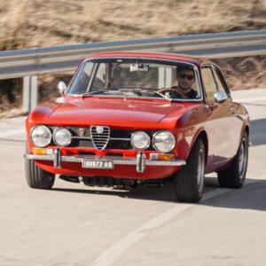 Davide Cironi Instagram - Next video 🤷🏻‍♂️🐍
#AlfaRomeo #Giulia #GT #1750 #Veloce