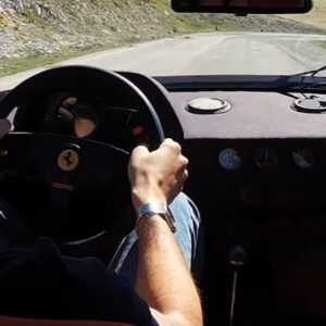 Davide Cironi Instagram - Buon compleanno alla Regina ❤️🏁
Happy birthday to the Queen! #POV #driving
#Ferrari #F40 #Queen #Supercar