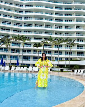 Dawn McCoy Instagram - Hey, Texans! 
Tomorrow, set your DVRs - or tune in at 11:30 am CST - to @NBCTexasToday! 📺 
I’ll be sharing some of my recent travels and bucket-list hotel & resort picks with “a little something special” featuring:
@theritzcarltonfortlauderdale 
@villaroyale_palmsprings 
@hiltonloscabos 
@enchantment_resort 
This one was such a fun segment to - ahem - “research.”
☺️🍹

Photo 1: @theritzcarltonfortlauderdale wearing @houseofmbr 
📷: @jessica_grose 
Photo 2: @villaroyale_palmsprings wearing @trinaturk set & @anntaylor shoes
📷: @andrewcabral_photography