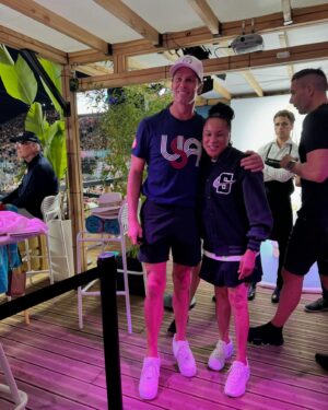 Dawn Staley Instagram - Yall I can not lie to you….don’t you ever ever look directly into @tombrady eyes……this man is seriously beautiful.  And I shook his hand….the Super Bowlssss hand. And the hand was just as gorgeous.  Ok I’m done but for real.