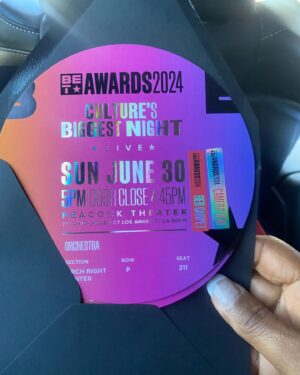 Dawnn Lewis Instagram - I had an amazing time last night at the @BETAwards! It was great being able to attend with my ADW family @therealdebbieallen, @iamcreesummer, @darrylmbell, @charlenebrown1, @kadeemhardison and his daughter Sophia. We had the honor of presenting the award for Best New Artist, congratulations @tyla. So great seeing so many of my friends including @kingofbingo and @erniehudsonofficial. It was such an amazing night, thank you @BET ❤️

Hair & Makeup: @therealsirtony 
Dress: @lsodesigns 
Accessories: @versace 

#betawards #adifferentworld #adwtour #bet #awardshow #friendship #anighttoremember #adifferentworldtour