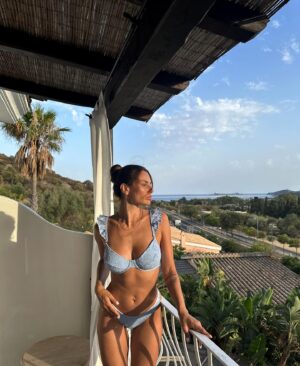 Dayane Mello Instagram - Dove il comfort incontra lo stile, creando momenti memorabili. 🌱🥥🌺 @boutiquehotel_susergenti