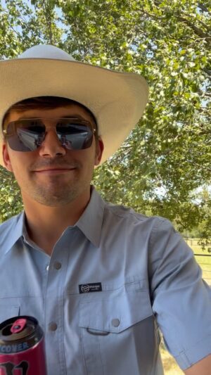 Daylon Swearingen Instagram - Not in Nashville this weekend but y’all better be watching and cheerin for those @carolinacowboyspbr 👊🏼