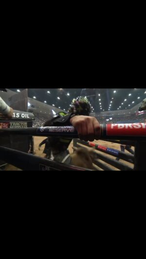 Daylon Swearingen Instagram - 82.25 on Buster Moon last night in Tucson, AZ @pbr

@monsterenergy @americanhatco @wrangler @totalfeeds @pneudart @rafterpchaps @lvcordasamericanas @carolinacowboyspbr @championpowereq