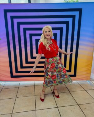 DeAnne Stidham Instagram - A special night with my favorite date and my very favorite color!!! Vision ‘24 was so so amazing and I loved being alongside my wonderful Husband!!🥰🥰 #lularoevision #nightout #dinnerdate #dress #fashion