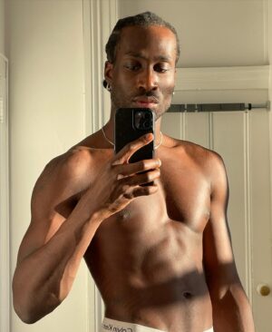 DeVonn Francis Instagram - l never considered my diet as much as i have in the past year (hi i turned 30 in January). And it might be obvious to say but I’ve seen such a huge correlation between my mental health and my gut health. exercise is really that girl! I’m retraining my brain to find pleasure in food, consistency, and nutrition *outside* of it being “a thing I do for work as a chef”. i feel corny as hell typing this but anytime you turn a corner that puts you on a better path to understanding how you feel in your own body is worthy of celebration. 🖤