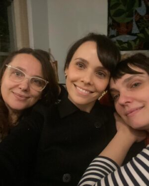 Débora Falabella Instagram - Dia da minha irmã amada, dona do sorriso mais lindo do mundo e da gargalhada mais maravilhosa! Te amo demais @junia_falabella ❤️