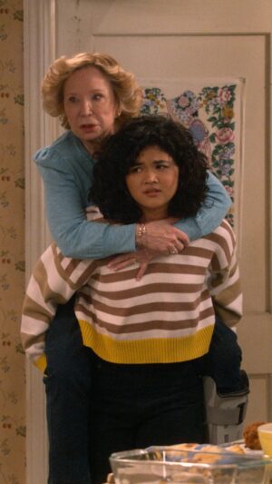Debra Jo Rupp Instagram - Don’t mess with Kitty!
📺 That ‘90s Show Part 2 now playing only on Netflix