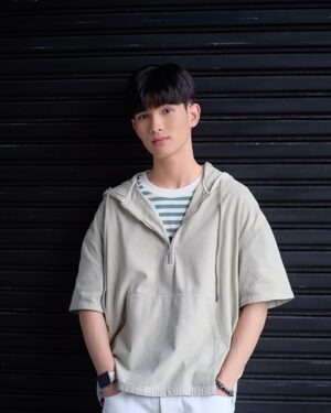 Dechphisit Jarukornapiwat Instagram - พตได้เป็นหมอเเล้วนะะ🥹

 ฝากติดตามบทบาทใหม่ของผม หมอนิวอินเทิร์นหนุ่มไฟเเรง ที่พร้อมเปิดสงครามกับหมอตลอดกาลตลอดเวลา555555 แล้วมาพบกันนะครับใน #หมอตลอดกาล ทางไทยพีบีเอส กดหมายเลข 3