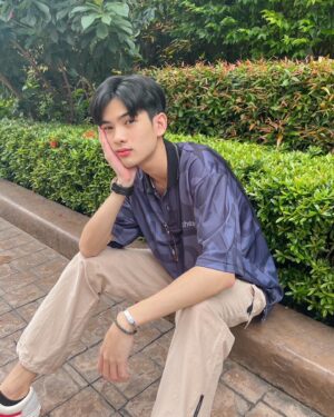 Dechphisit Jarukornapiwat Instagram - 👕: @getricheasybkk