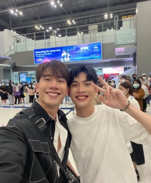 Dechphisit Jarukornapiwat Instagram - สุขสันต์วันเกิดครับคุมพ่ออ🎉✨🎂 เป็นหนุ่มนิวยอร์กเต็มตัวเเล้วว🗽 ขอให้พี่มีความสุขมากๆนะครับ ขอให้พี่ได้ทำตามสิ่งที่ตัวเองใฝ่ฝันหรือปรารถนา ทั้งฝันที่จะมอบให้ตัวเองเเละฝันที่จะมอบให้ผู้อื่น คิดสิ่งใดก็ขอให้สมปรารถนาทุกประการ ไม่เจ็บไข้ได้ป่วย เงินทองไหลมาเทมา เฮงๆรวยๆ ขอให้ปีนี้เป็นปีที่ดีของพี่นะครับบบ💕

**กลับมาบ้างง ทางบ้านคิดถึงเยอะ5555555**