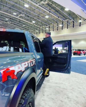 Declan Horgan Instagram - @ford the RAPTOR R is the dogs!!! Am so saving and hustling to gets me one of these love my Gen 1 but damm absolute beaut of a truck and 37 inch tires out the box and 710bhp insane.