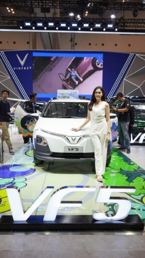 Denira Wiraguna Instagram - Turn heads with the stylish VinFast VF5. Super cool! 
@vinfast.indonesia 
#VFe34 #Vinfastgiias2024 #VinfastIndonesia #Vinfast