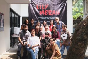 Denira Wiraguna Instagram - Lily merah gangggg✌🏻 @lilymerahmovie