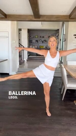 Denise Austin Instagram - Lengthen and lean out your legs with these 3 quick moves!! 

✨ Leg Kick to Curtsey Lunge
✨ Arabesque to One Legged Knee Crunch
✨ Side Lunge to Lateral Leg Lift

Remember to think good posture and really concentrate on elongating your legs!!! You’ve got this!! Xoxo

#fitover50 #motivation #motivateyourself #fitnessmotivation #goals #fitnessgoals  #reelsofinstagram