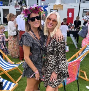 Denise Van Outen Instagram - @flackstock @englefieldhouse beautiful day with beautiful people 🫶🏼Coming together to remember and celebrate @carolineflack . A festival filled with love, memories and an important message “Be Kind” 🤍 @mindcharity @samaritanscharity @chooselove @charliewalleruk