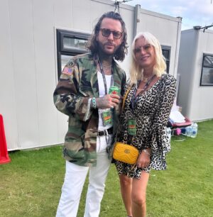 Denise Van Outen Instagram - @flackstock @englefieldhouse beautiful day with beautiful people 🫶🏼Coming together to remember and celebrate @carolineflack . A festival filled with love, memories and an important message “Be Kind” 🤍 @mindcharity @samaritanscharity @chooselove @charliewalleruk