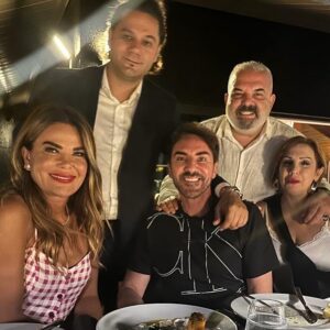 Deniz Oral Instagram - @alkanevren07 @dizdarzeynep @farukkcomtr #özlemyıldız